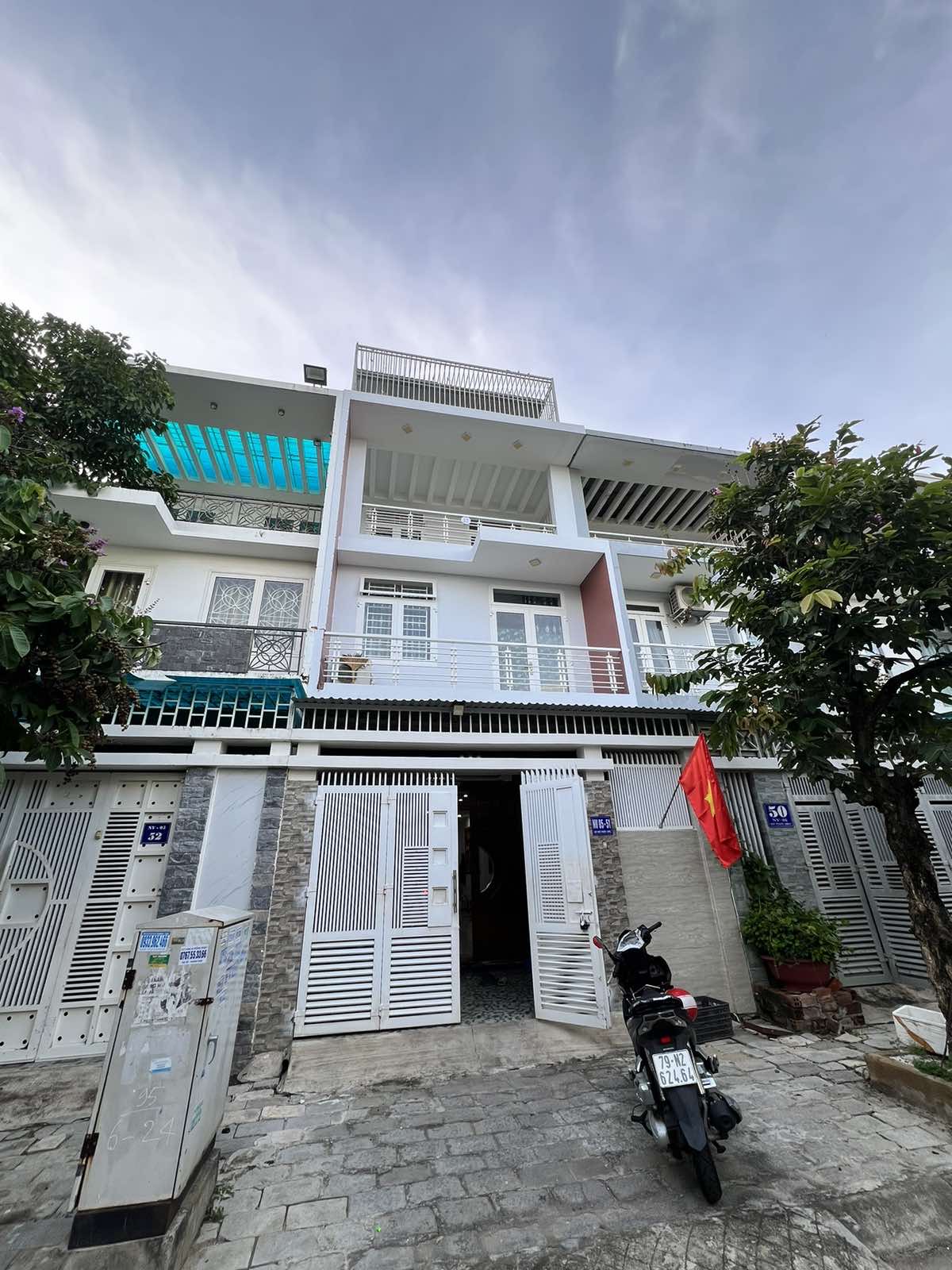 Bán nhà đường Kha Vạn Cân, KĐT Phước Long A, Nha Trang 3,5 tầng