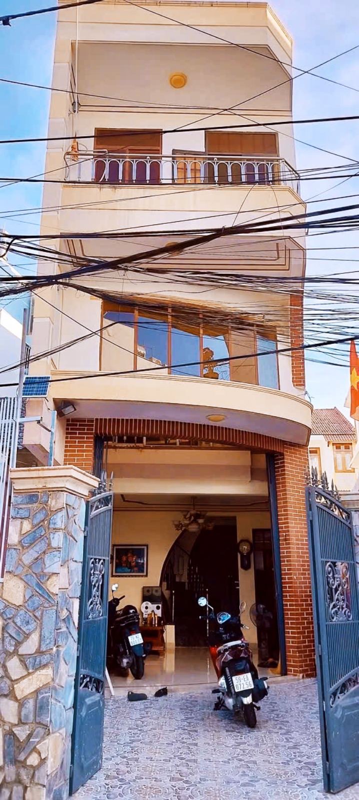 Bán nhà 3 tầng 2 mặt tiền hẻm Lê Hồng Phong cách đường Đồng Nai 50m