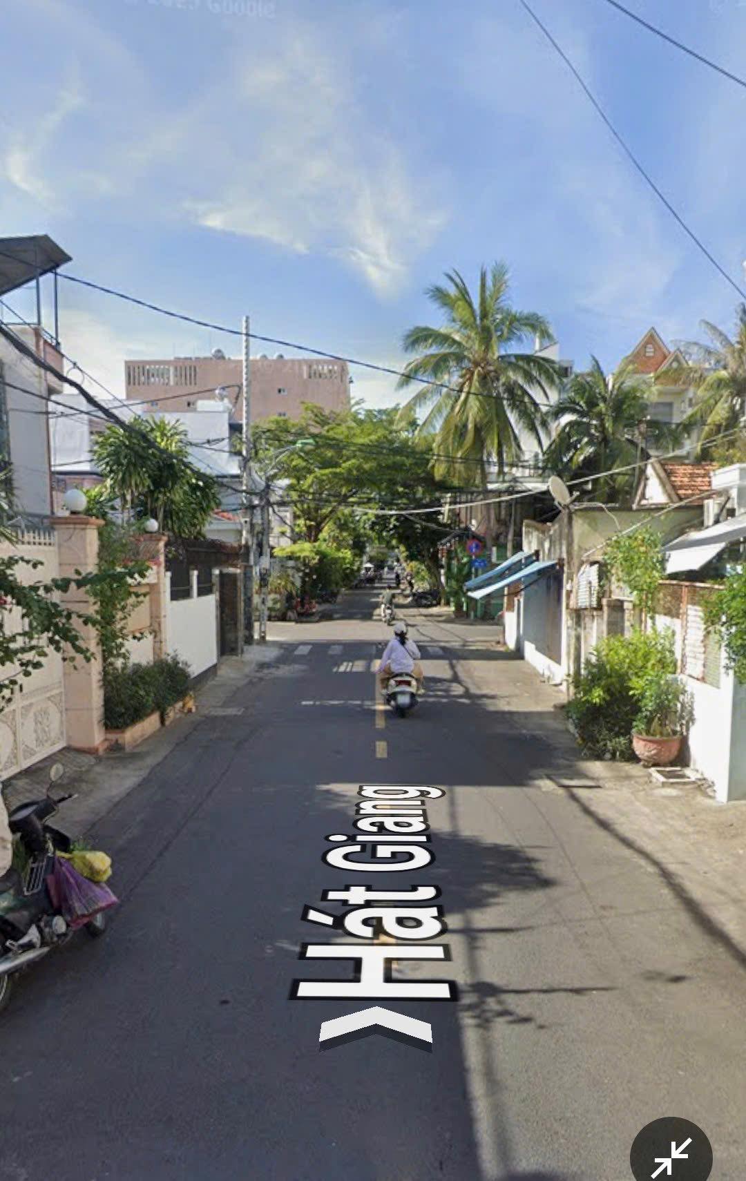 Bán đất mặt tiền đường Hát Giang, Nha Trang, ngang 5,7m