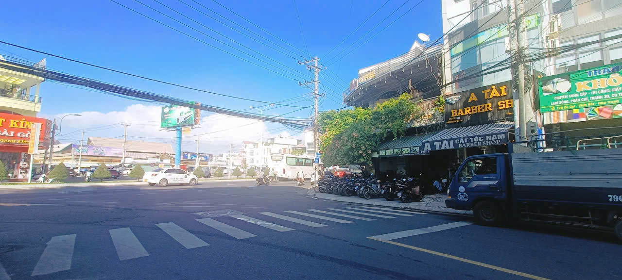 [ Góc 2 mặt tiền Củ Chi - dài 7m ] ••  Cách Biển Hòn Chồng 300m ••