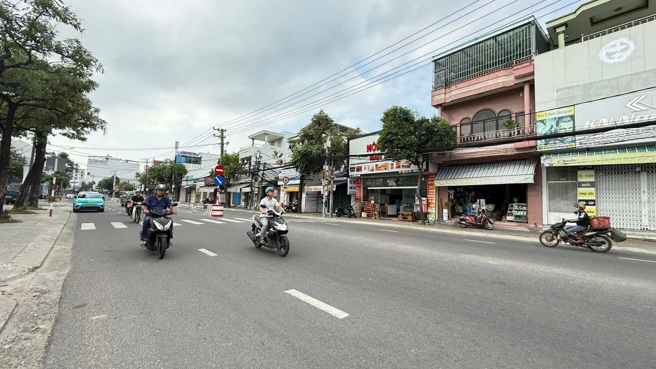 Bán nhà đường Lê Hồng Phong, Phước Long, Nha Trang