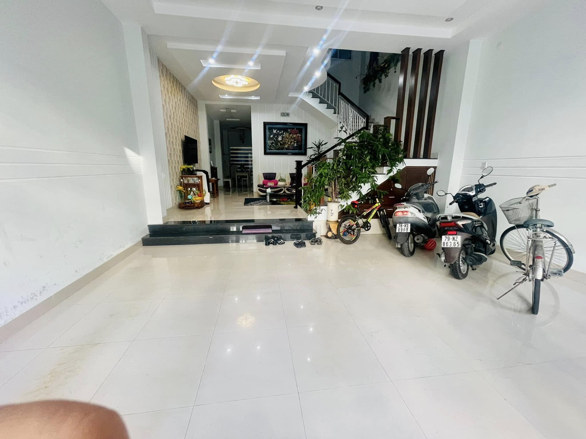 Cho thuê tầng trệt mặt tiền đường A1 kinh doanh sầm uất Vĩnh Điềm Trung