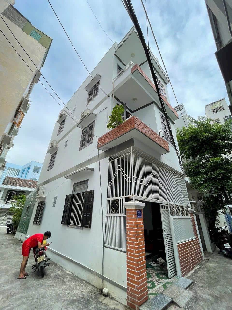 Bán Nhà 3 tầng hẻm thông đường Hoàng Hoa Thám- gần Biển- Nha Trang