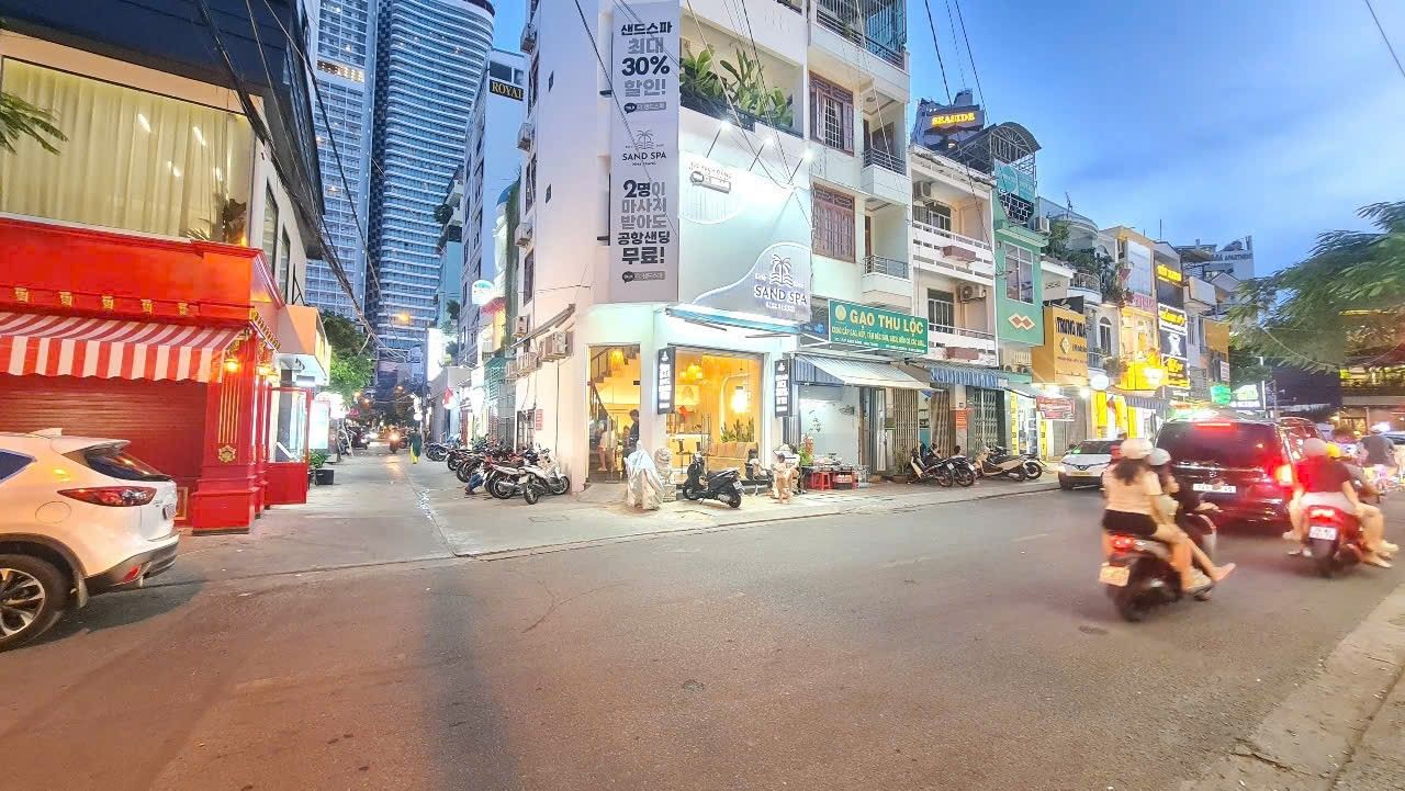 Bán nhà 2 tầng đường Bạch Đằng - Tp Nha Trang