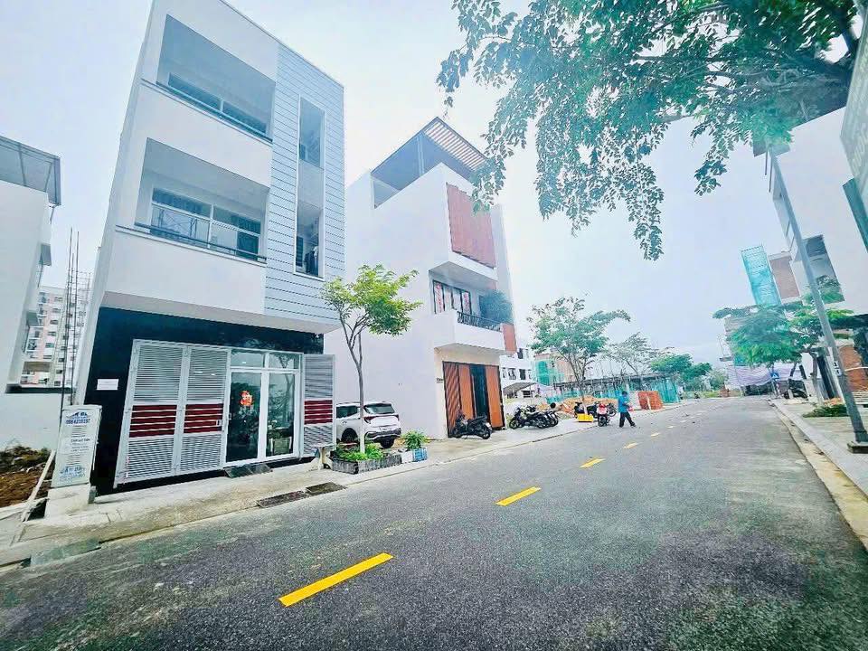 Bán nhà 3,5 tầng đường B5 VCN Phước Long 2. CÓ THANG MÁY