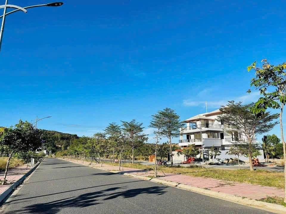 Bán đất Biệt thự Khu đô thị Ven Sông Tắc, Nha Trang ( BT14 )