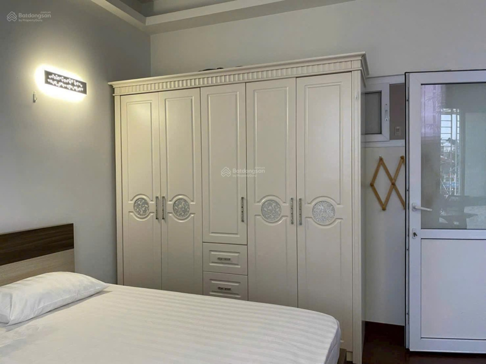 Bán nhà 4 tầng hẻm ô tô Lý Thánh Tôn, Nha Trang, cách biển Trần Phú 500m