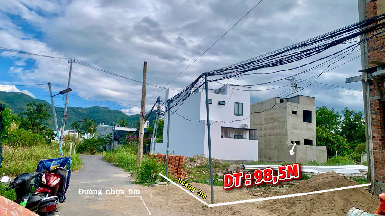 ĐẤT DÂN CẮT BÁN tại xã Diên Toàn , Cách Chợ Đông Dinh và Trường Tiểu Học Diên Toàn chỉ 150m. Giá 1ty580