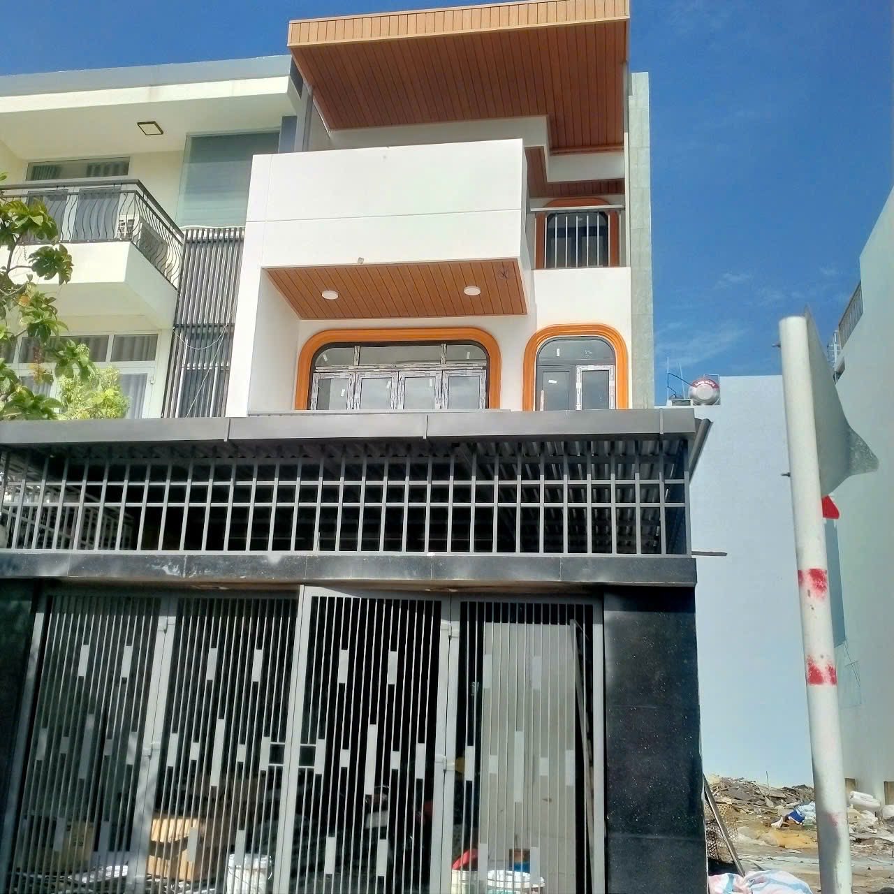 Bán nhà mới 3 tầng gói 2 Mỹ Gia, Nha Trang ( lk29 )