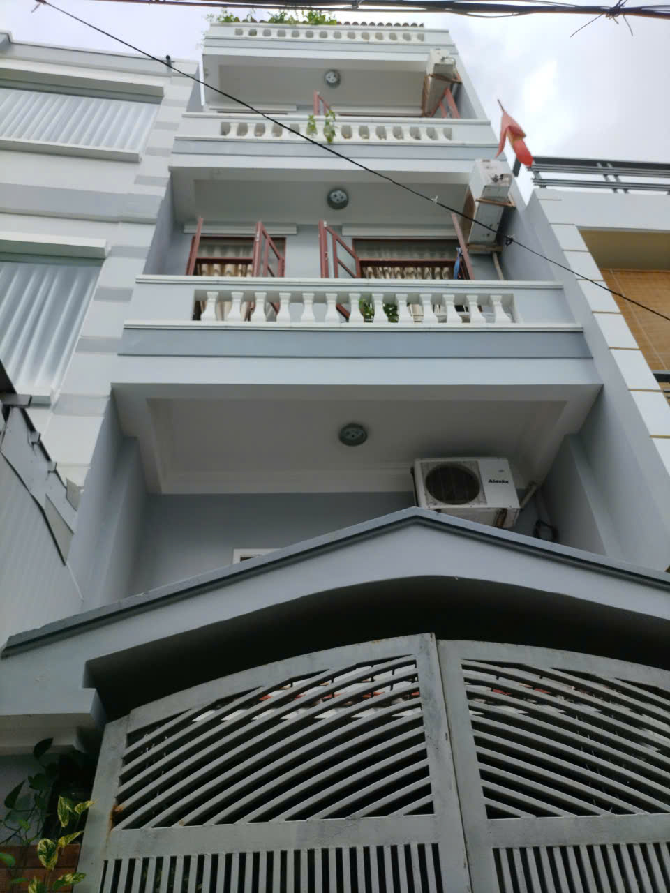  Nhà Đẹp - Hẻm Trần Phú ( Vĩnh Nguyên ) Nha Trang - Cách Trần Phú 100m . Dt 51.4m2. Giá 5.5 Tỷ