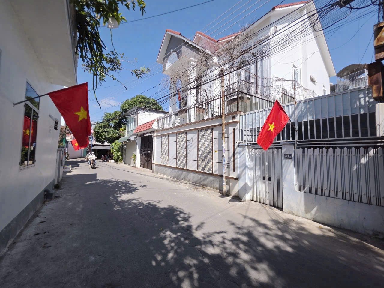 Bán nhà mặt tiền đường Dương Vân Nga - sát đường 2/4, Nha Trang