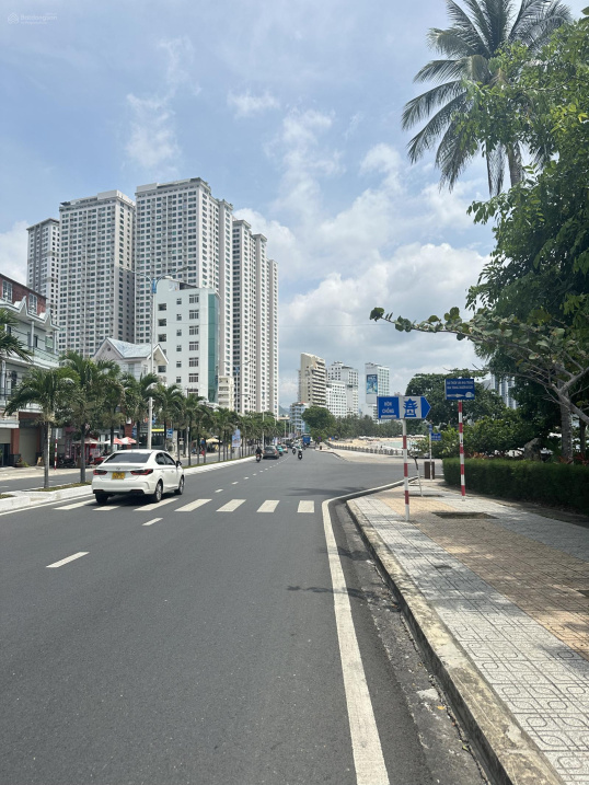 Cần bán lô đất đối diện bãi tắm Hòn Chồng, đường Phạm Văn Đồng, Nha Trang
