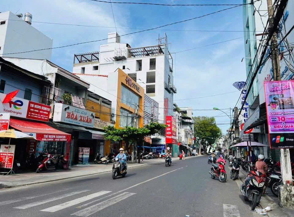Đất đường Thống Nhất gần vòng xoay Mã Vòng. DT 143.7m2. Giá 180tr/m2
