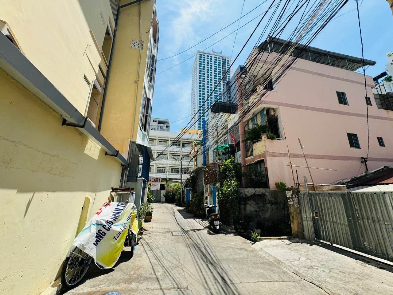 Bán nhà cách biển Trần Phú chỉ 100m đi bộ