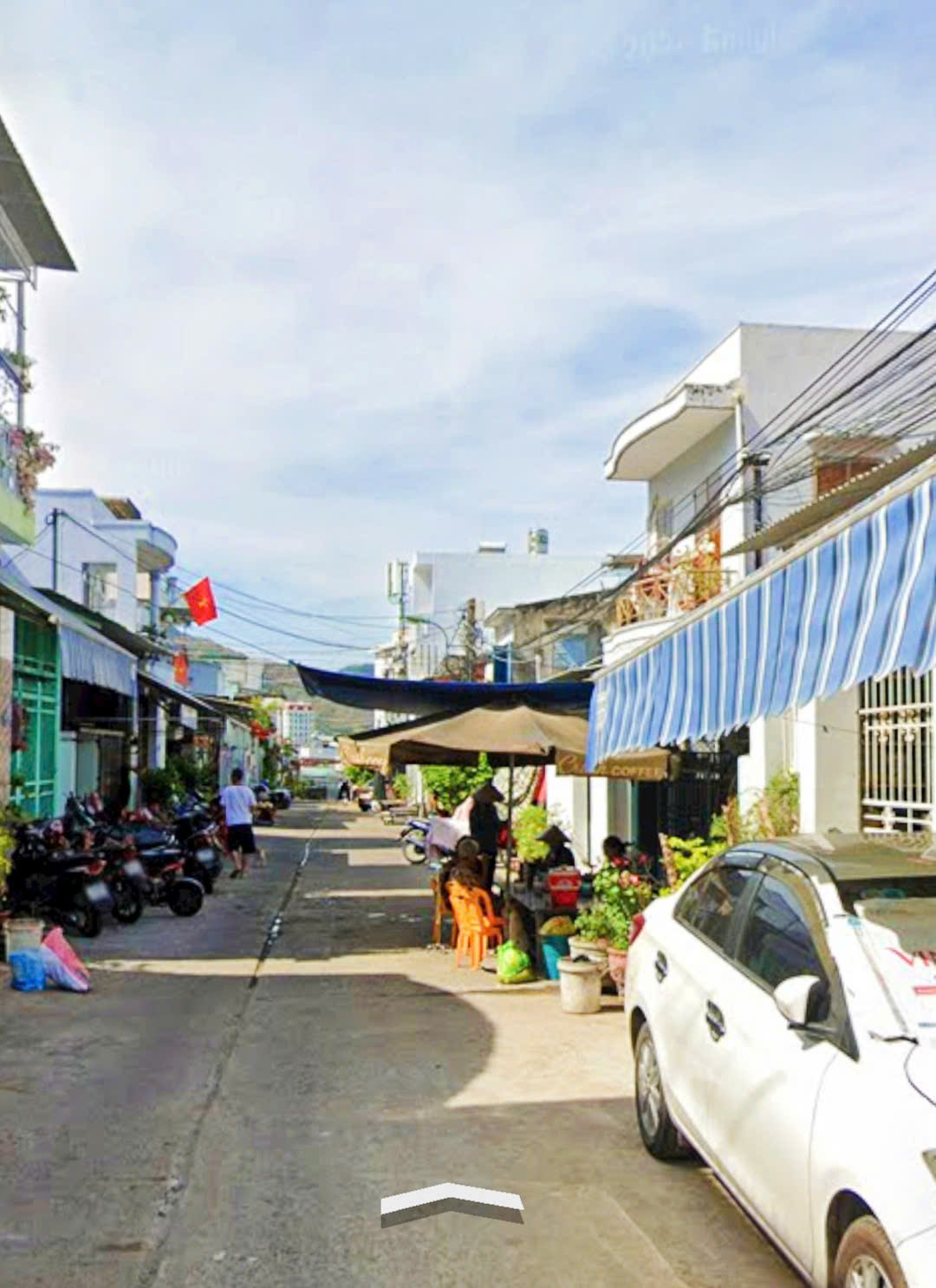 Hẻm ô tô Lý Ông Trọng cách đường 2/4: 80m * khá gần biển Hòn Chồng tầm 700m. Dt 51.2m2. Giá 3.4ty