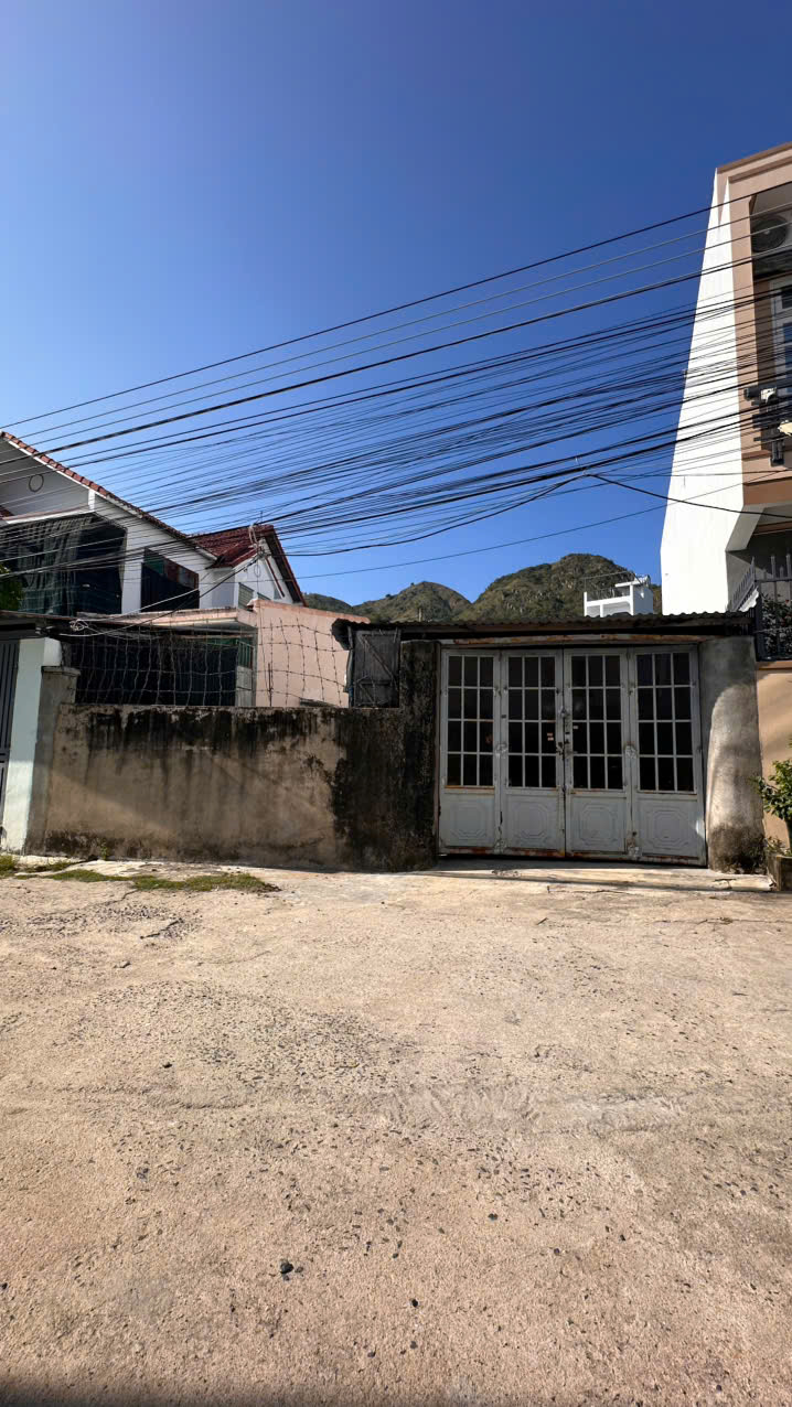 BÁN ĐẤT PHƯỜNG BẮC NHA TRANG – GẦN BIỂN 500M – 2 MẶT TIỀN THOÁNG. DT 155.3M2. GIÁ 8.6 Tỷ
