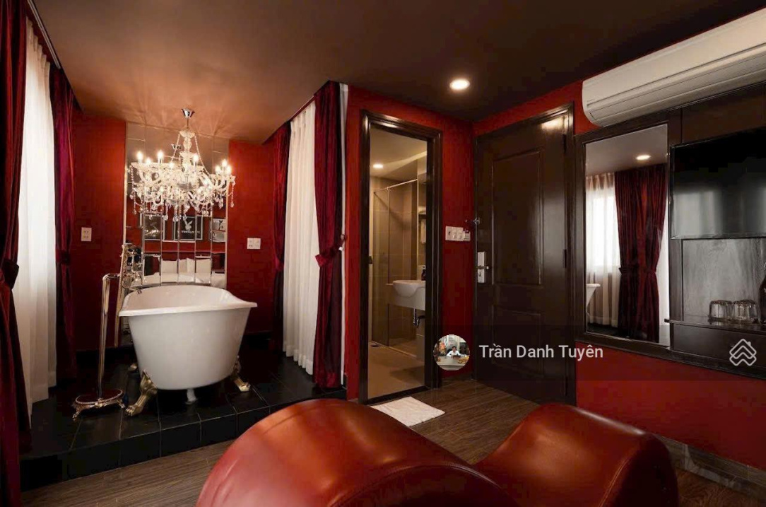 Bán Khách sạn 7 tầng đẹp đường Nguyễn Thị Minh Khai - Tp Nha Trang.