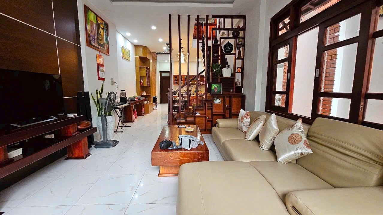 Bán nhà hẻm đường Hồ Xuân Hương, Nha Trang, nhà đẹp giá 7 tỷ 3