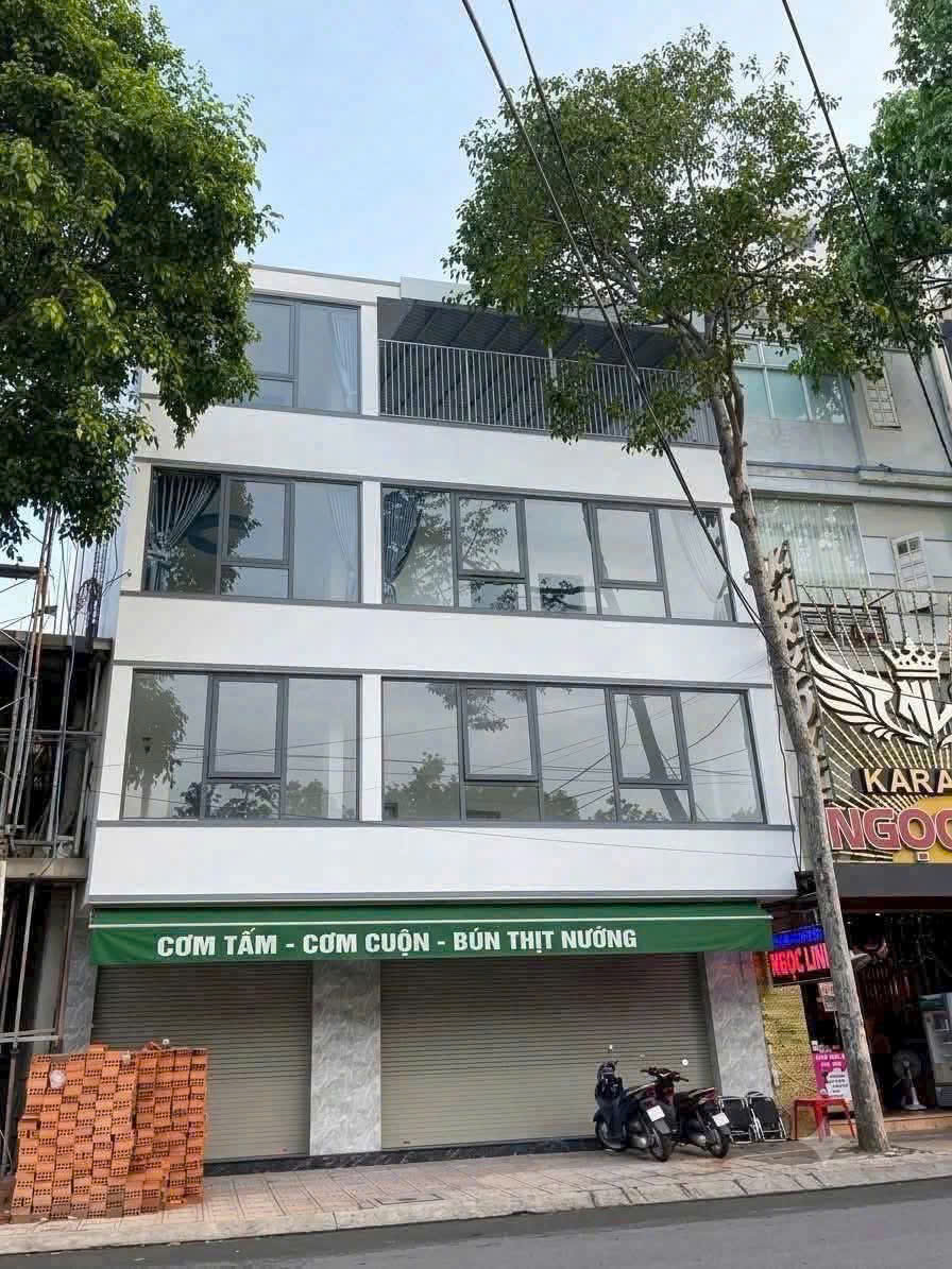 CHO THUÊ NHÀ NGUYÊN CĂN ĐƯỜNG HOÀNG DIỆU - NHA TRANG. Dt 50m2. Giá 50tr/tháng