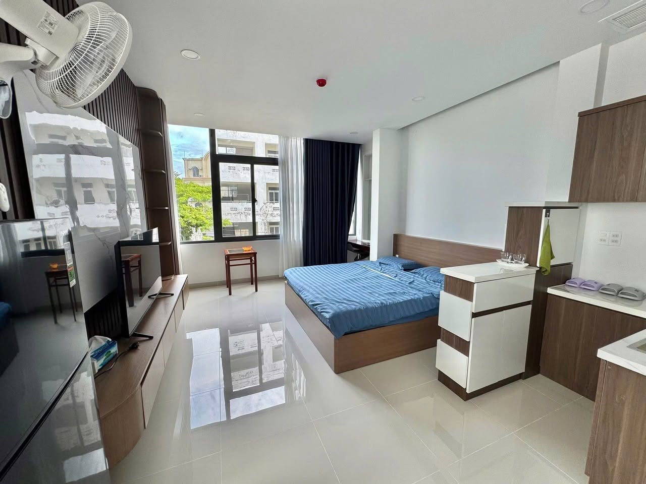 Bán nhà 4 tầng view biển mặt tiền đường Nguyễn Đình Chiểu, Nha Trang  