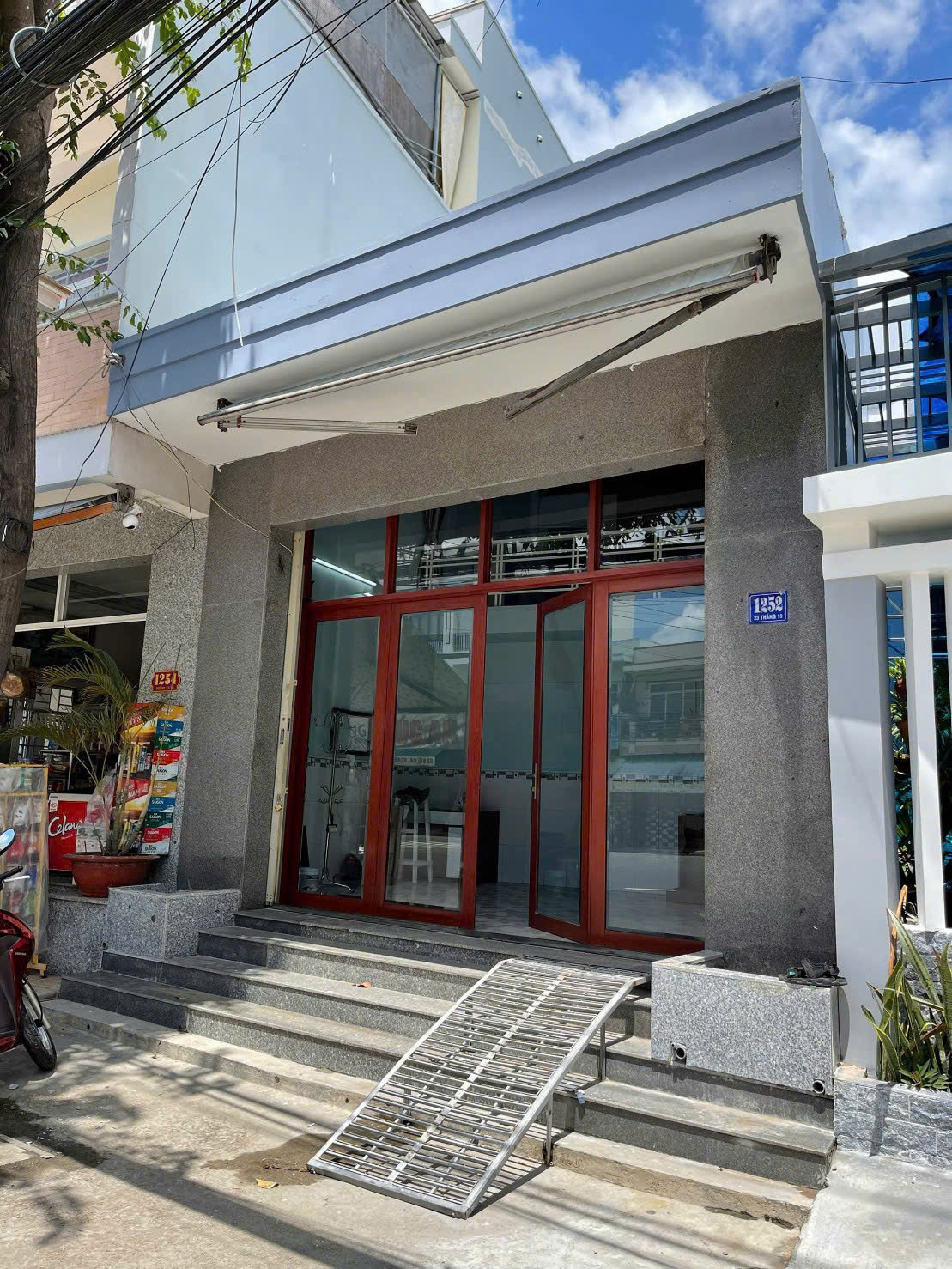 Nhà cấp 4 mặt tiền kinh doanh đường 23/10, Vĩnh Hiệp, Tây Nha Trang. Dt 85m2. Giá 5.9 Tỷ