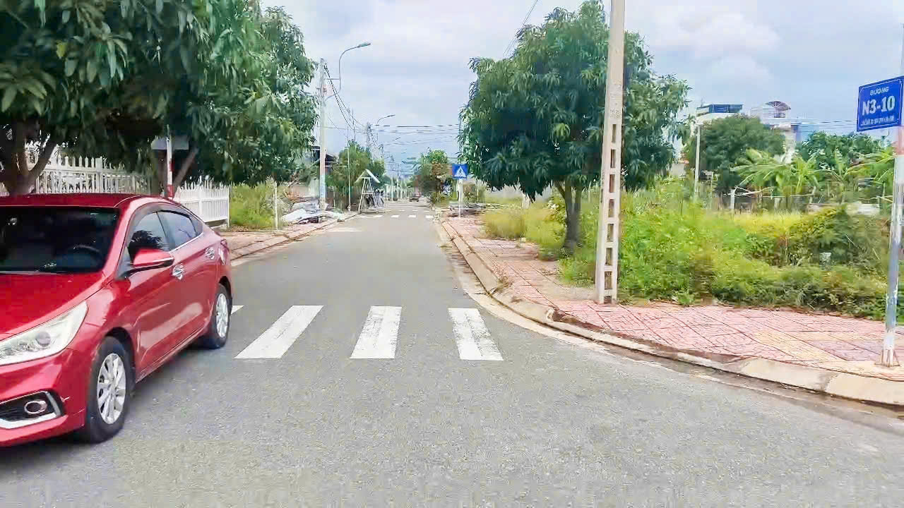 ® Lô góc Cam Hải Đông - đường [ N3-3 ] và [ đường nhựa ô tô sát bên ]