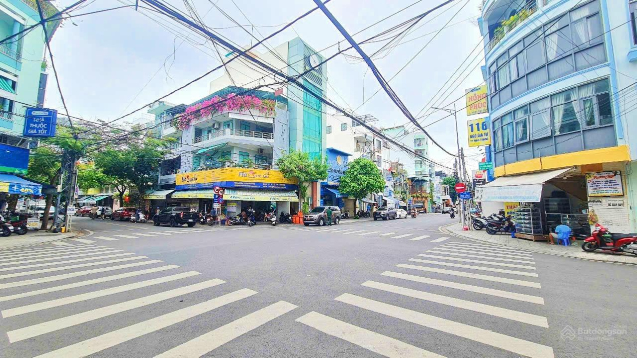 Bán nhà 2 tầng mặt tiền Bạch Đằng - góc 2 mặt thoáng sát Ngô Gia Tự, Nha Trang