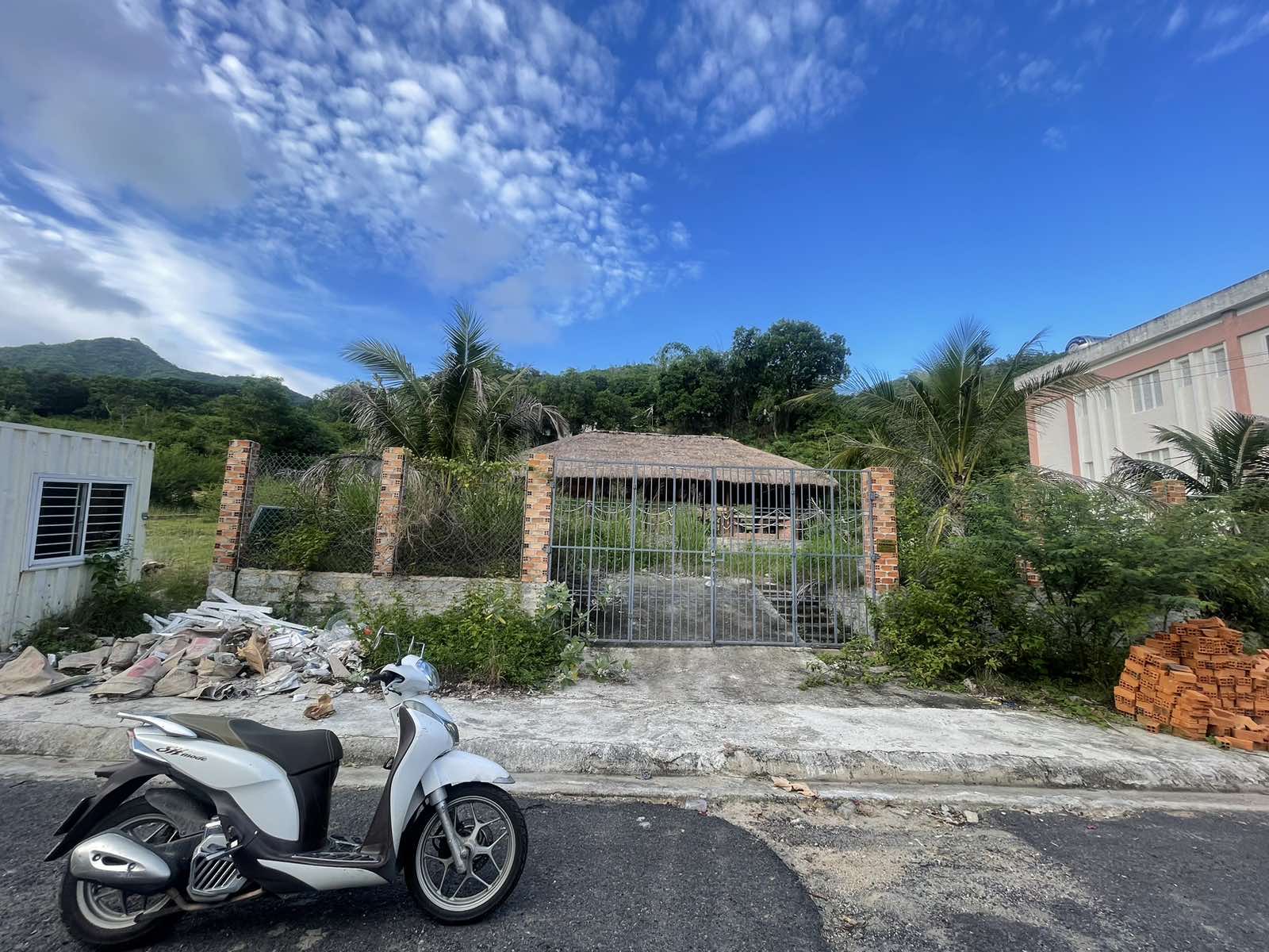 Bán lô Biệt Thự mặt tiền đường Triệu Quang Phục, Nha Trang, View Biển, Giá 51 Tr/m2 