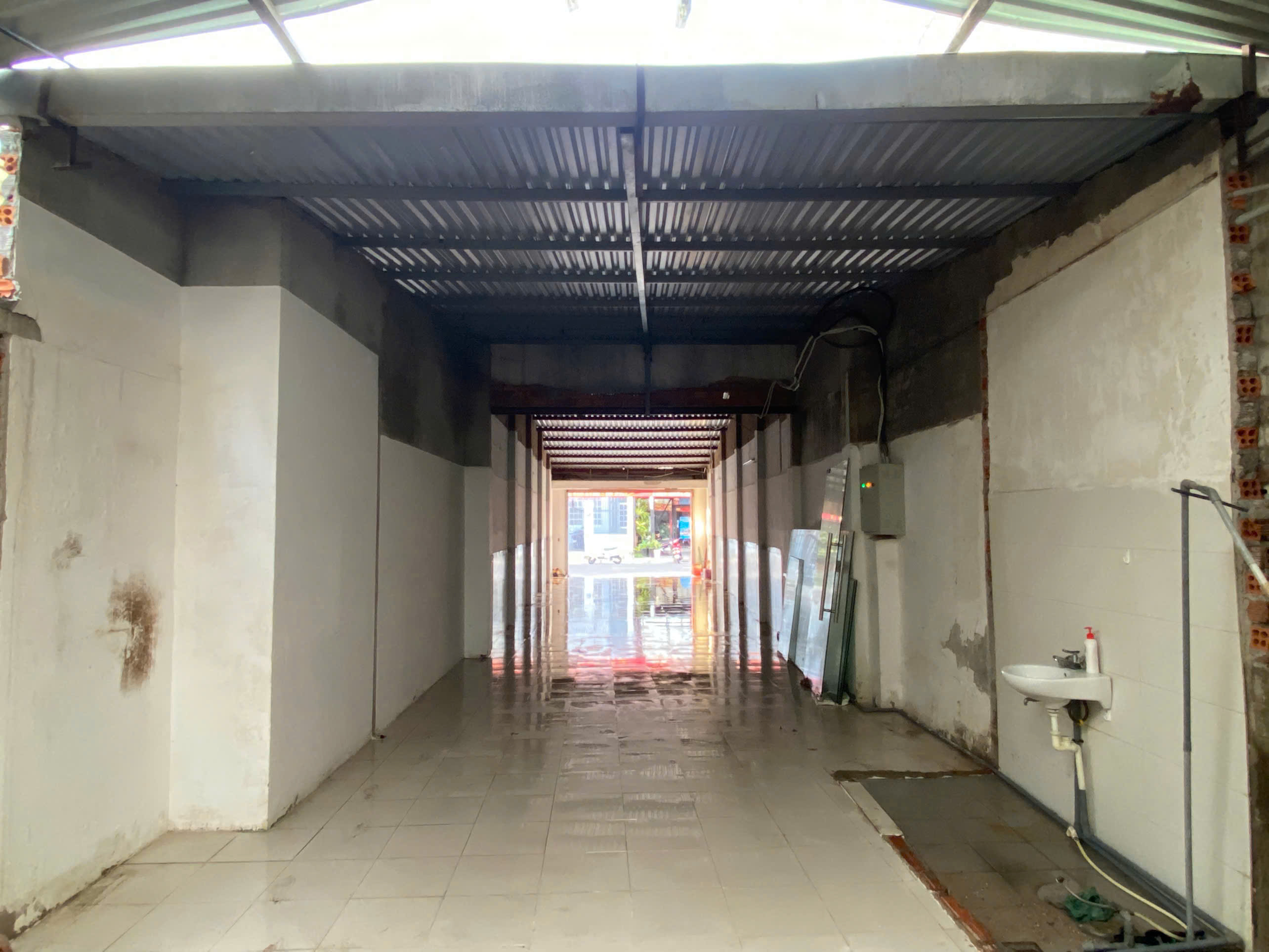 Đất đường Củ Chi - Vĩnh Hải cách biển chỉ 700m. Dt 168.5m2. Giá 18.5 tỷ