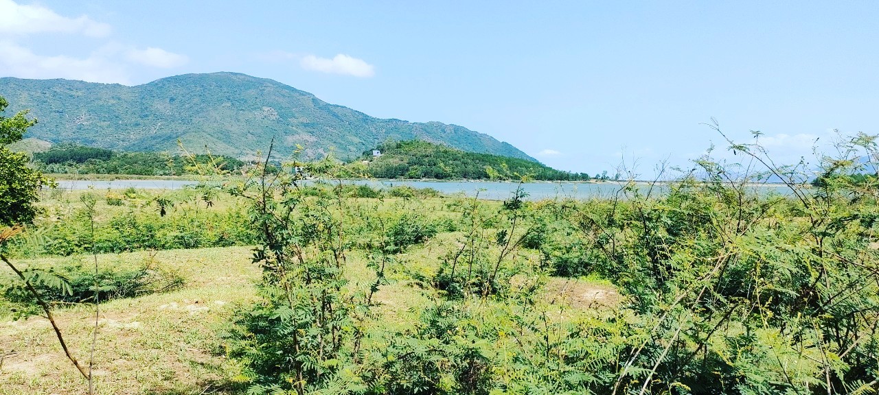 Mặt hồ Am Chúa DIÊN ĐIỀN, Diên Khánh dài gần 200m - view siêu đẹp cách Nha Trang 17km