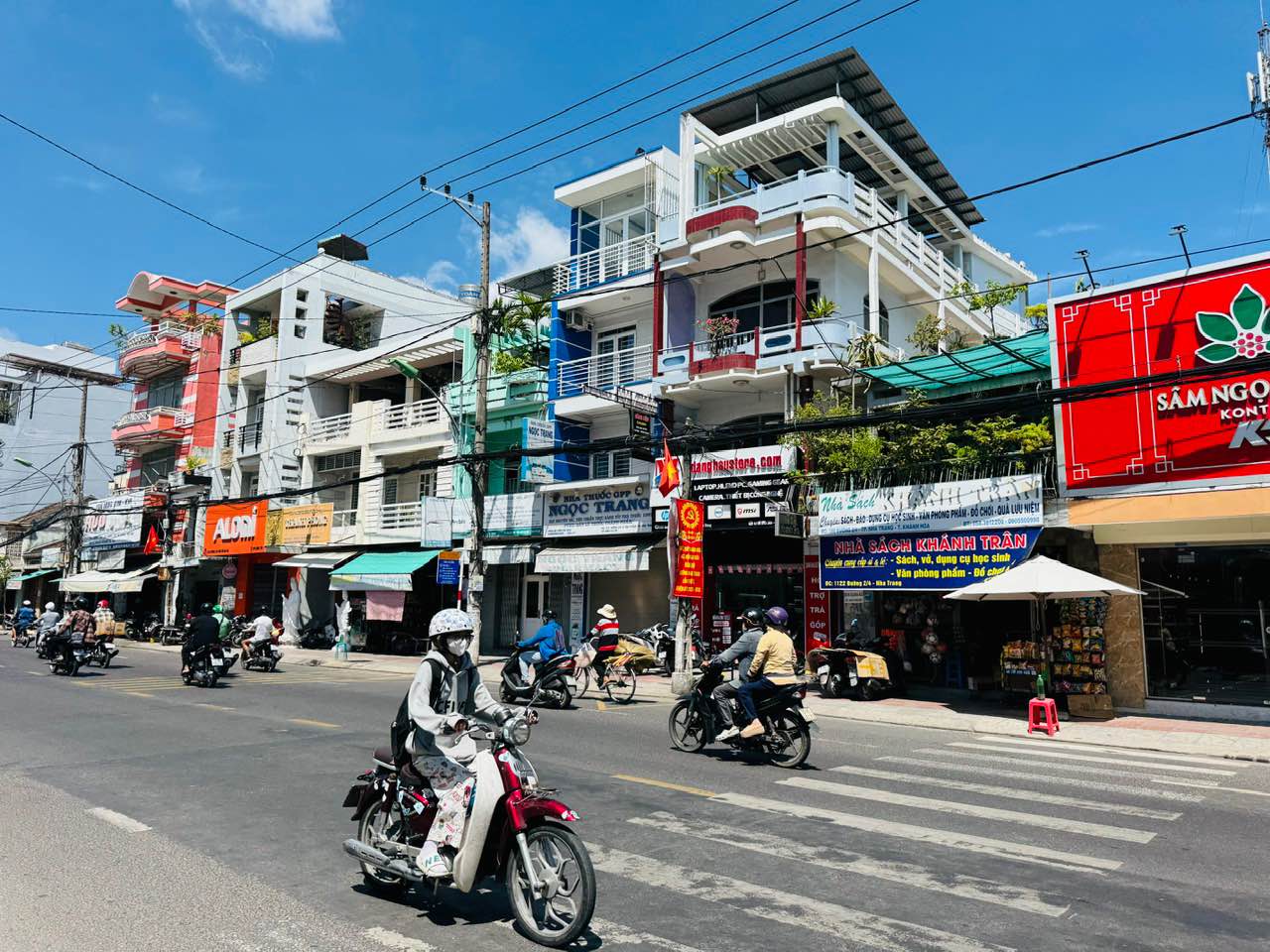 Bán nhà 2 mặt tiền đường 2/4 - Vạn Thạnh ngay trung tâm, chỉ có 13.5 tỷ