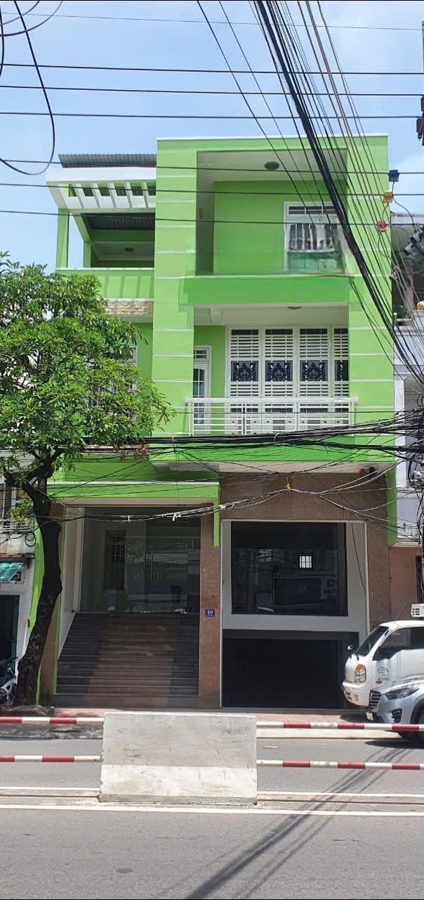 Bán nhà mặt tiền đường Lê Hồng Phong, Phước Hải, Nha Trang ngang 8m có hầm