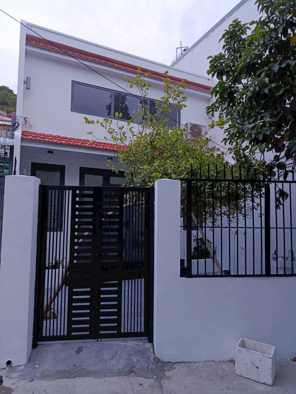 Nhà mới có Gác Lửng,  mặt tiền Dương Vân Nga _  Ngang dài 5,6m * ô tô quay đầu. Dt 59.3m2. Giá 4.5ty