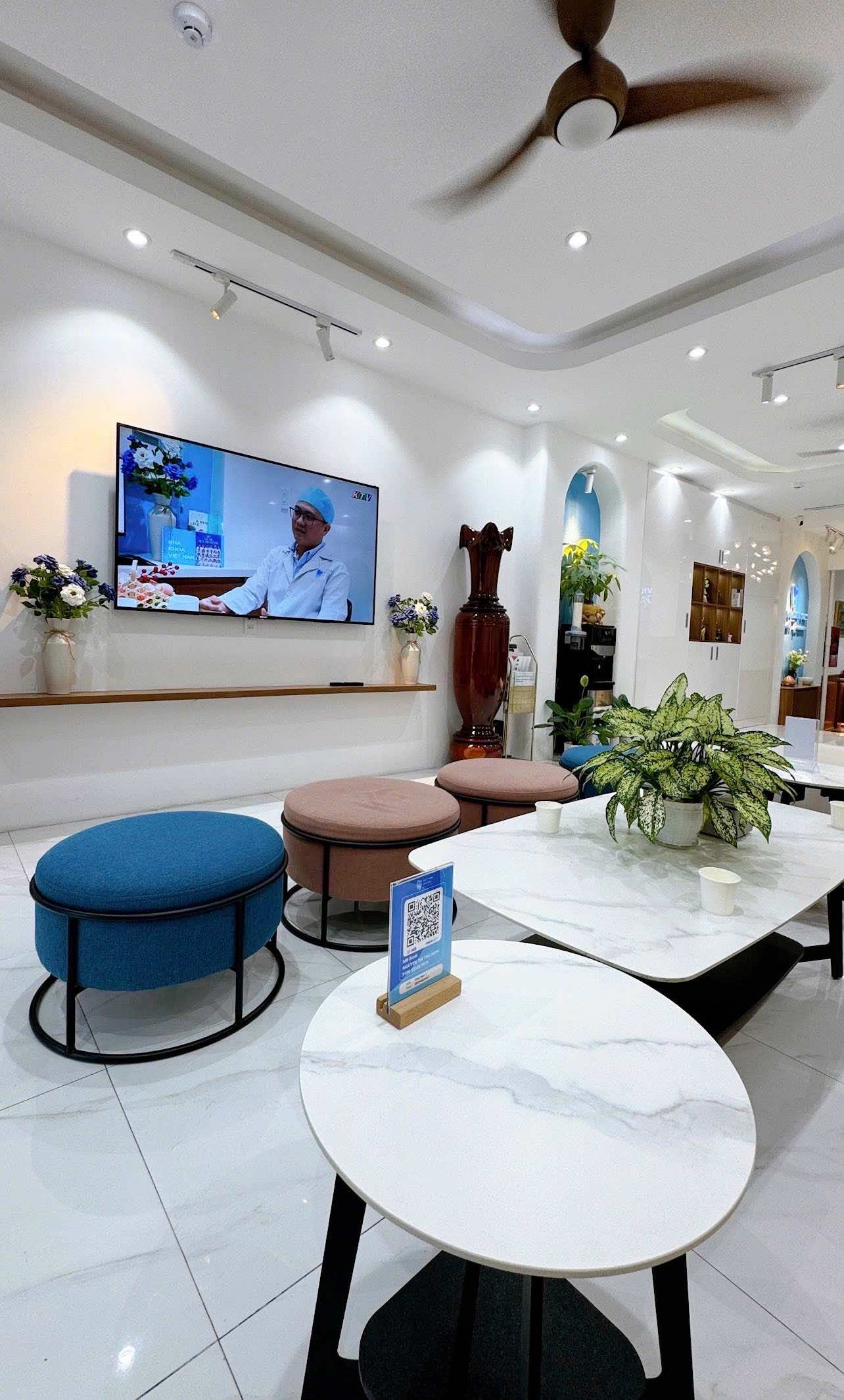 Bán nhà Mặt tiền vòng xoay Quang Trung, Vị trí cực đẹp, đang cho thuê, gần Biển Nha Trang