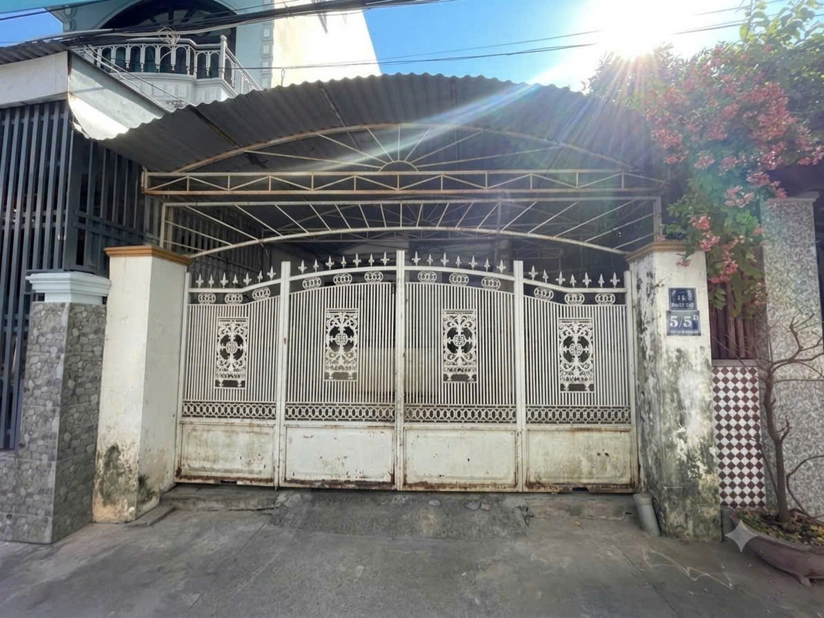 BÁN NHÀ cấp4 có dãy trọ  Vĩnh Hải gần làng S.O.S- P. BẮC NHA TRANG. Dt 97.9m2. Giá 4.2ty