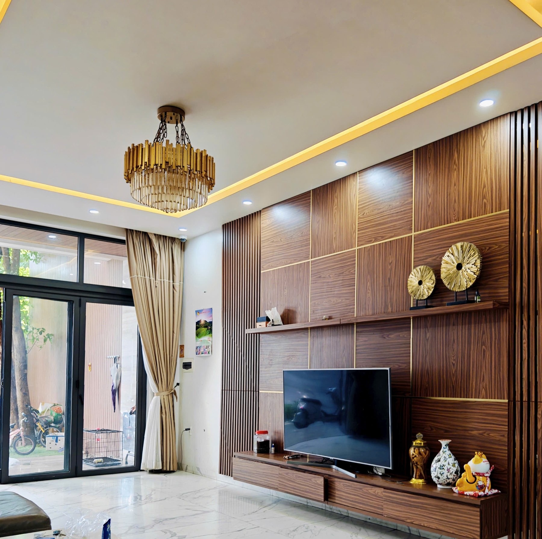 Bán nhà mặt tiền đường Lê Quy Đôn, cách tháp Trầm Hương chỉ 950m.