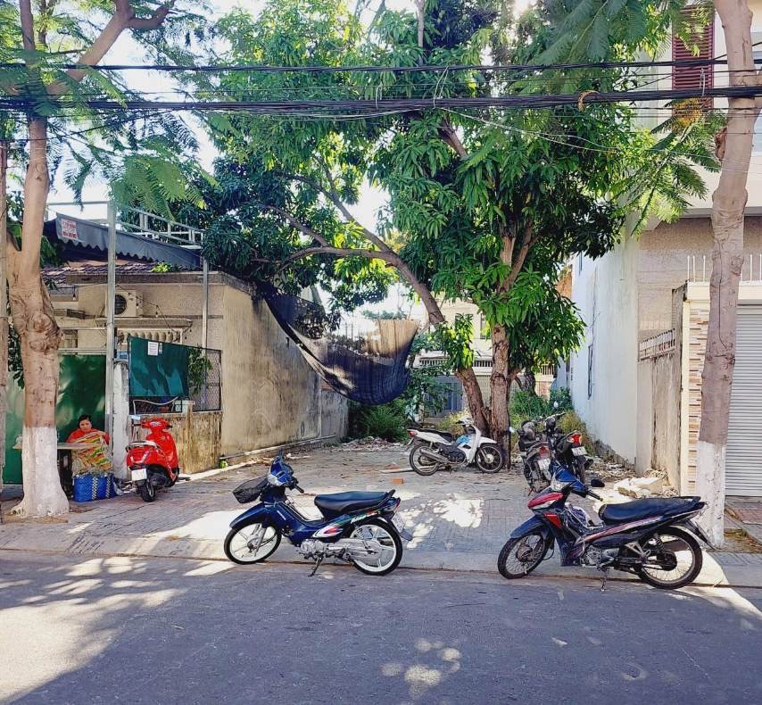 Bán lô đất đẹp 2 mặt tiền trước sau Đường Dương Hiến Quyền và Phó Đức Chính, Vĩnh Hòa, Nha Trang