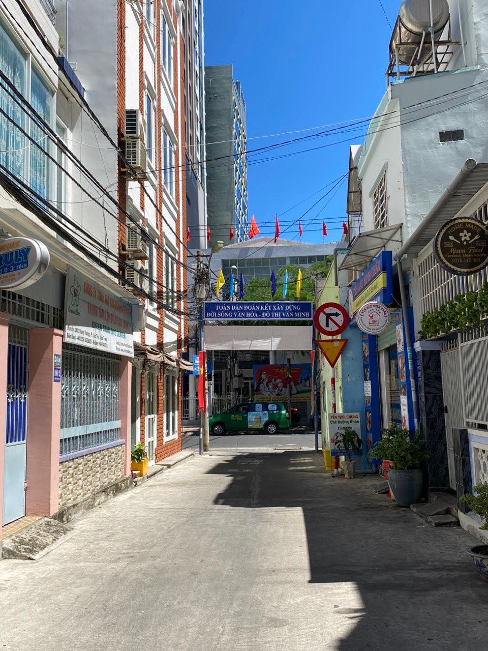 Bán nhà C4 hẻm cách đường Hùng Vương 10m, Nha Trang