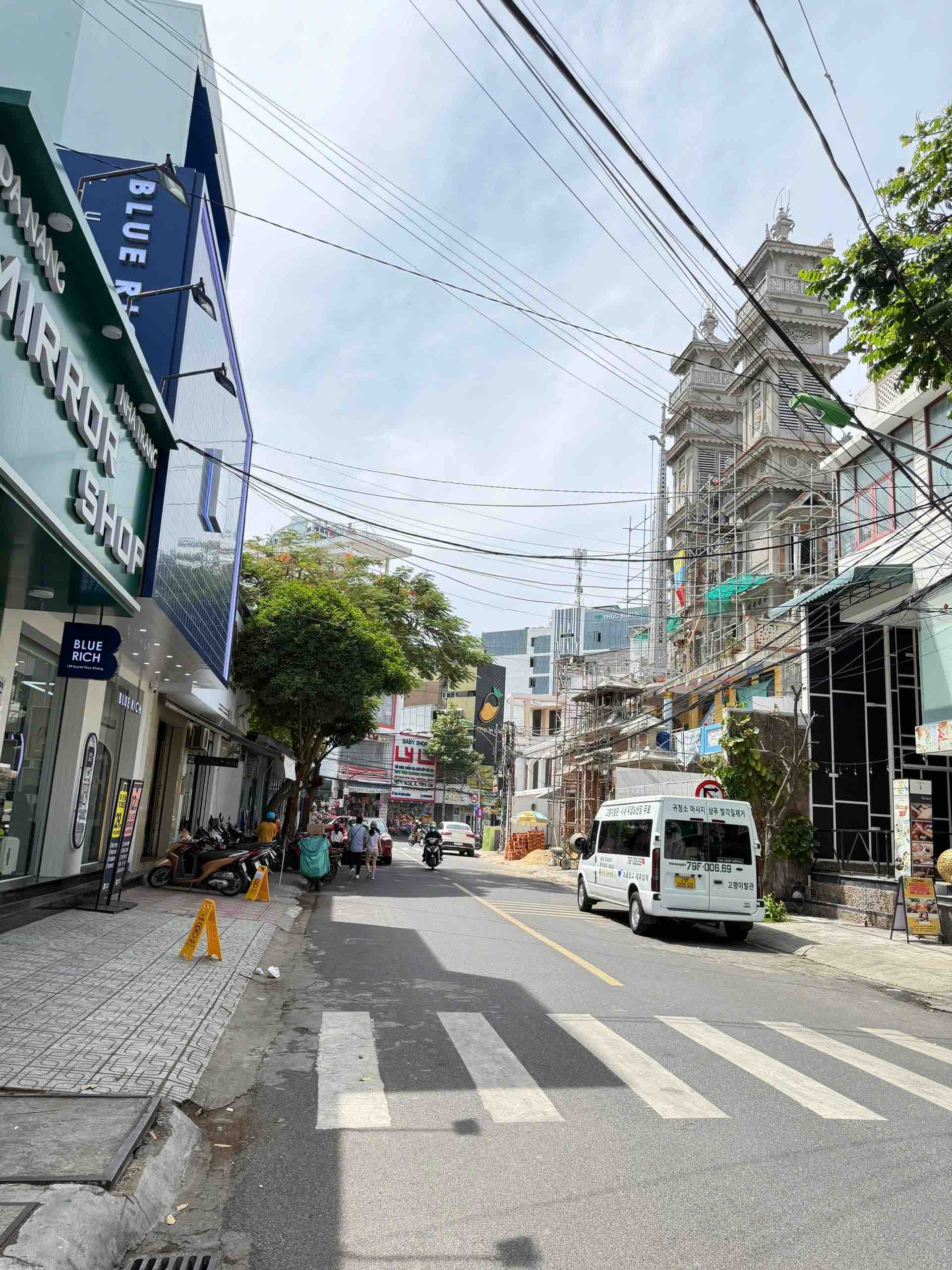 Bán nhà mặt tiền đường Huỳnh Thúc Kháng, Nha Trang giá 165tr/m2