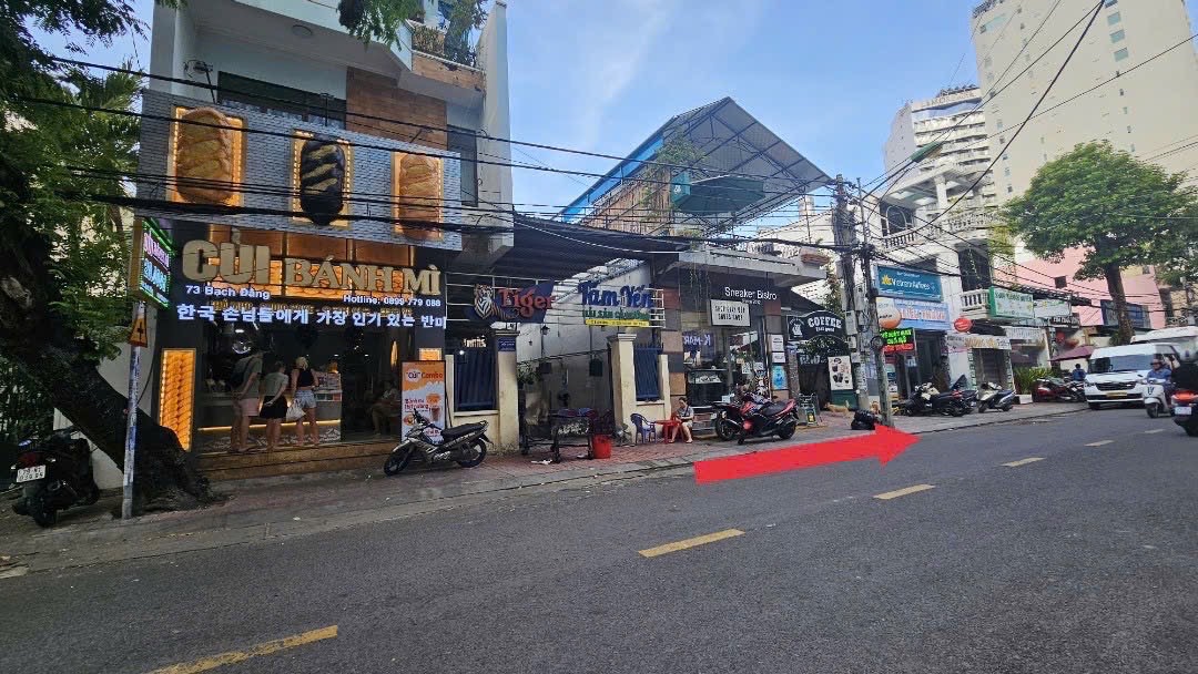 Bán nhà căn góc đường Bạch Đằng, Nha Trang ngang hơn 8m