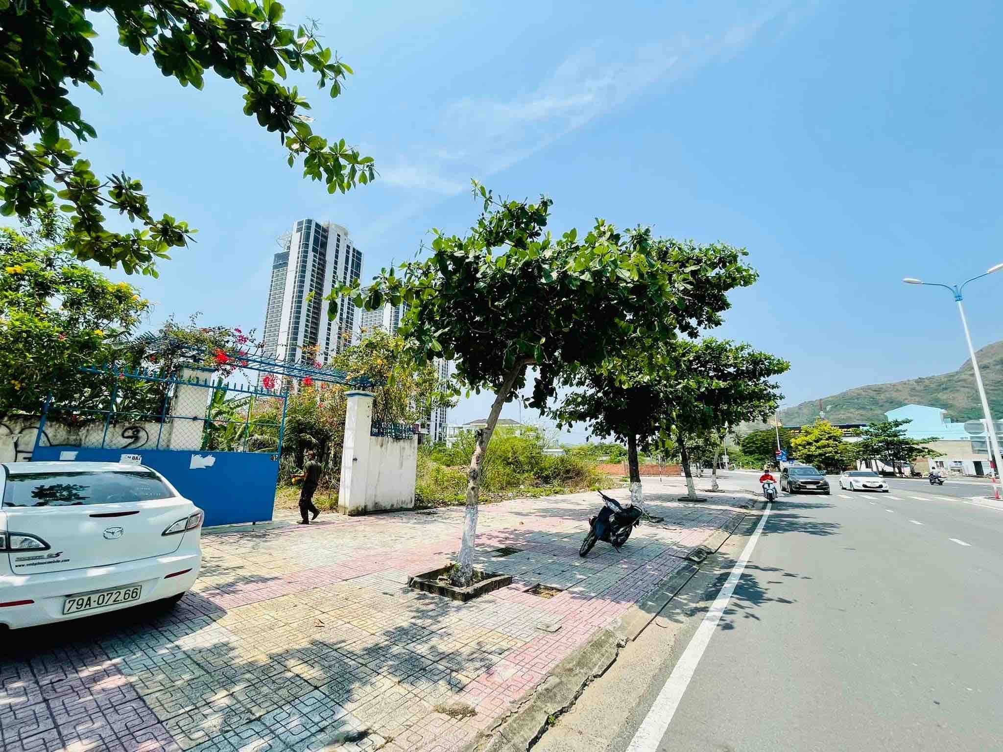 Bán lô biệt thự mặt tiền Phạm Văn Đồng, Nha Trang lô số 08