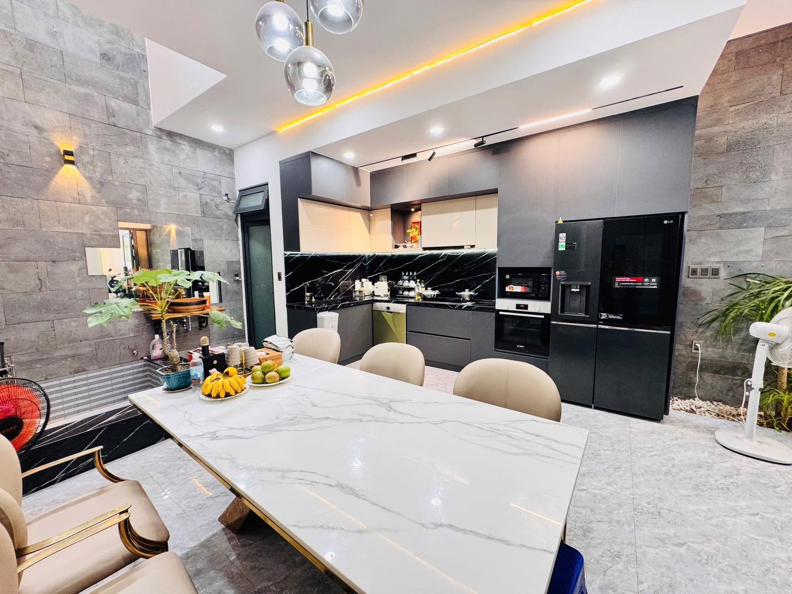 Bán nhà đẹp đường Phạm Ngọc Thạch