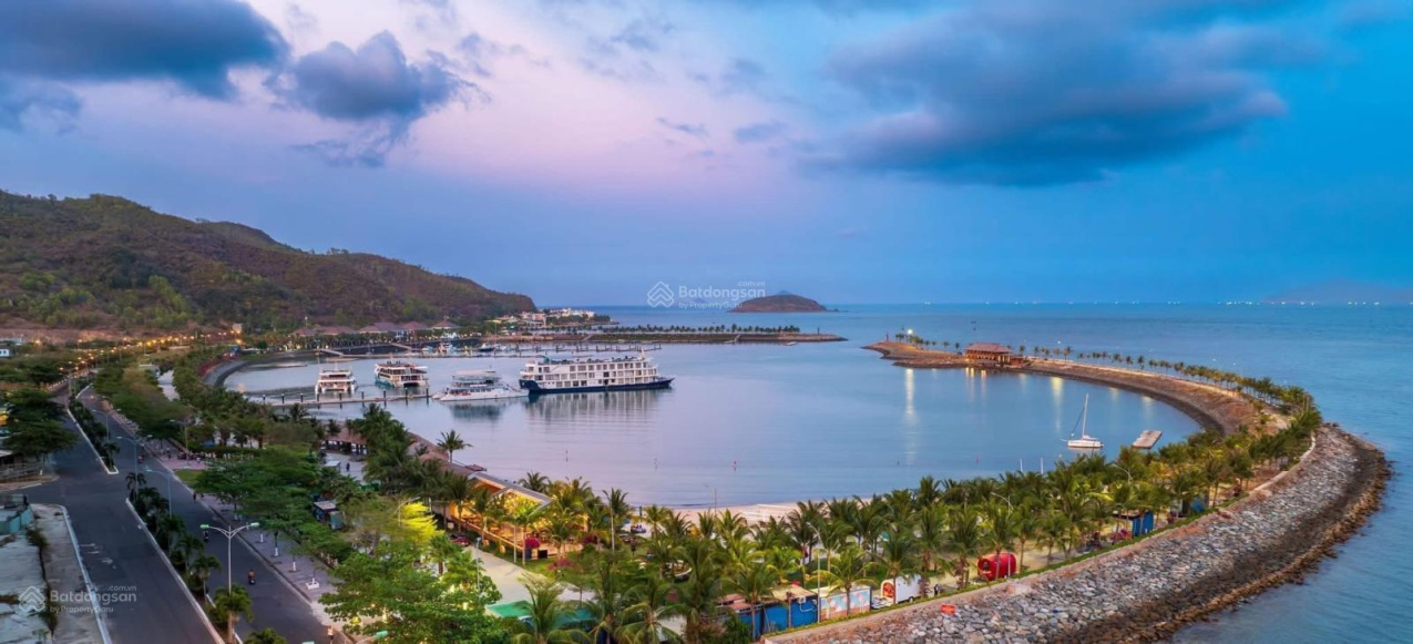 Bán vài lô đất tại Bến Du Thuyền Vĩnh Hoà, Nha Trang giá cực tốt