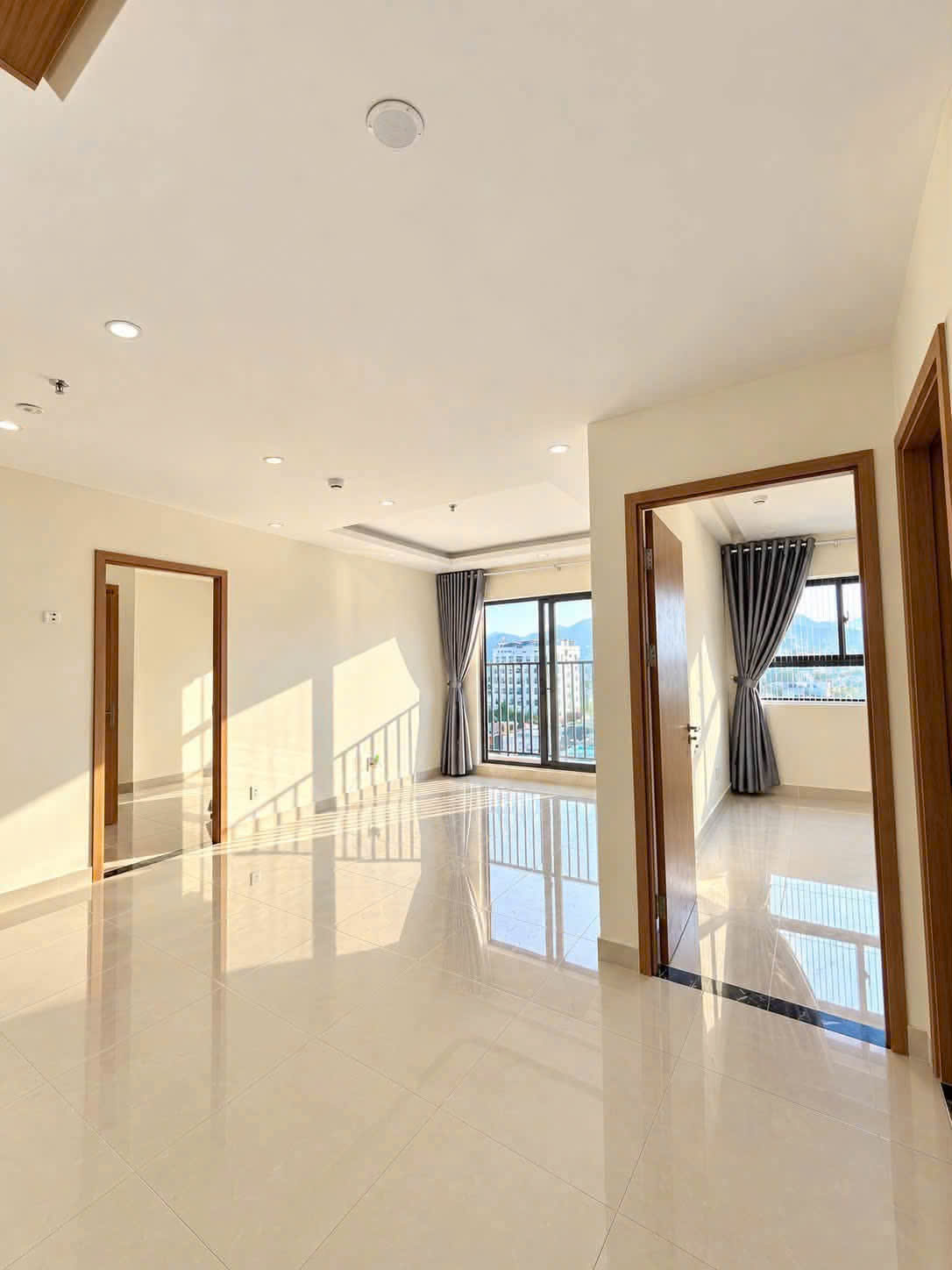 Rẻ nhất thị trường. BÁN CĂN 2PN VIEW HỒ – VIEW CÔNG VIÊN | GIÁ 3,XXX tỷ. Dt 74.4m2