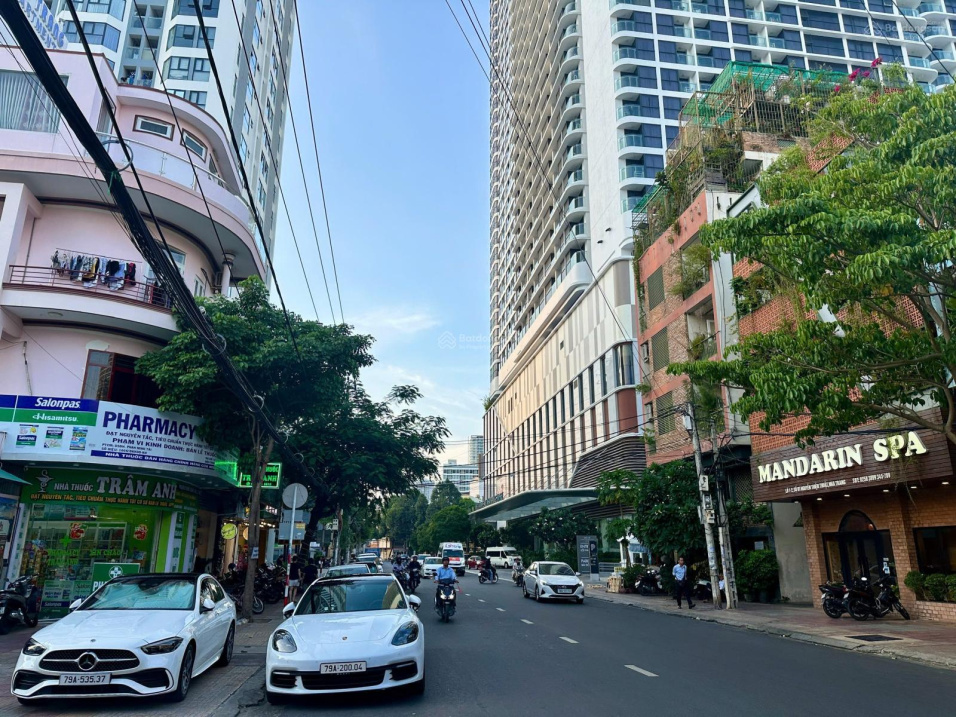 Bán nhà c4 hẻm Nguyễn Thiện Thuật, cách Quảng Trường Biển chỉ 500m, Nha Trang