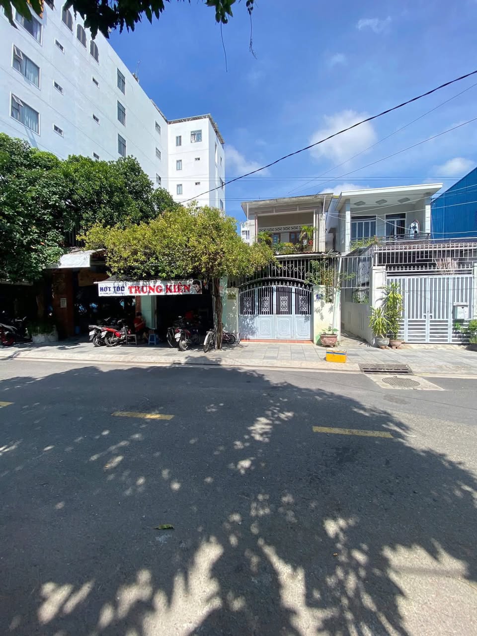 Bán nhà mặt tiền đường Khúc Thừa Dụ, Phước Long, Nha Trang ngang 8m