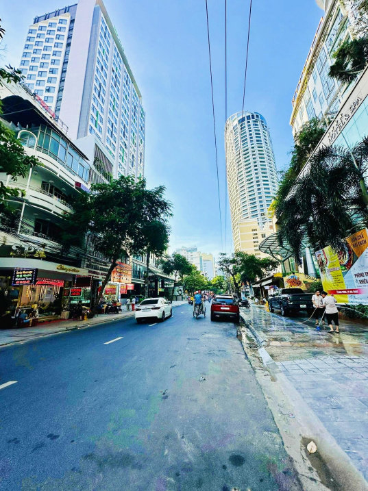 Bán nhà hẻm Hùng Vương, phố Tây Nha Trang ngang 6m.