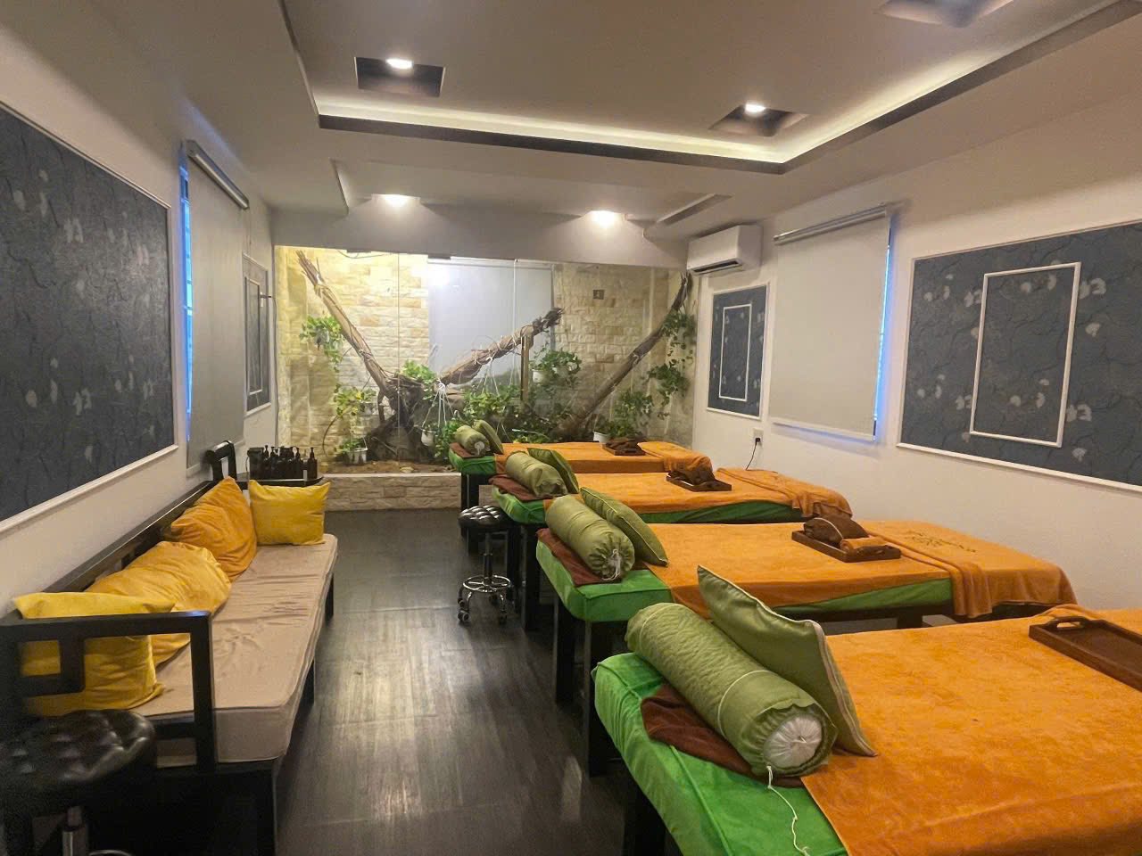 Bán nhà 6 tầng Mặt Tiền Đường Hồng Bàng có tháng máy, Nha Trang