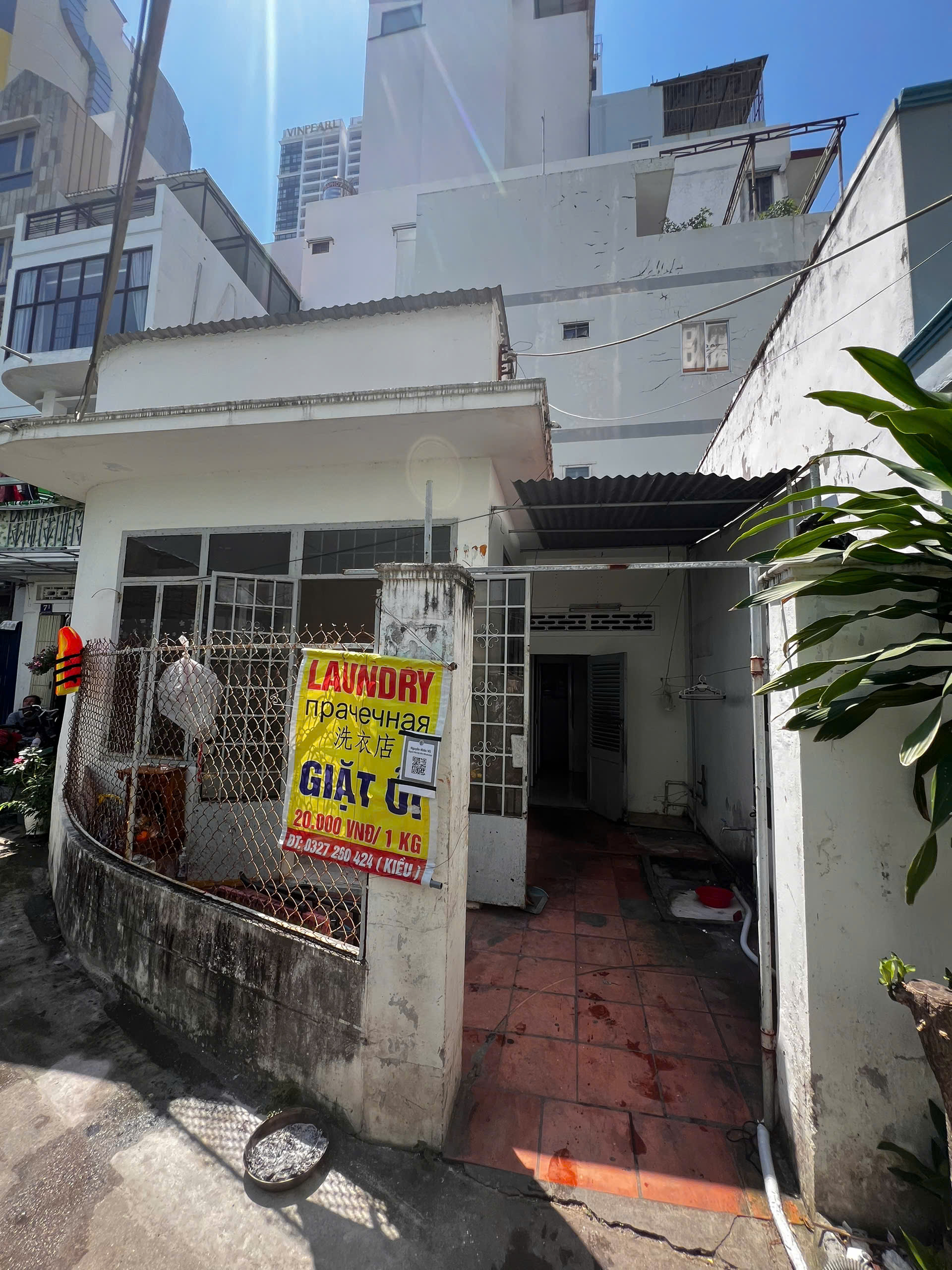 BÁN ĐẤT TẶNG NHÀ CẤP 4 HẺM XE HƠI HÙNG VƯƠNG- PHƯỜNG NHA TRANG. Dt 45.8m2. Giá 6ty2