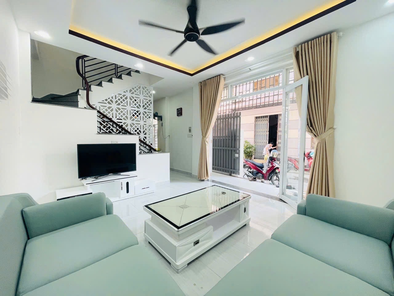 Bán nhà đẹp 3 tầng hẻm ô tô Yersin trung tâm Nha Trang